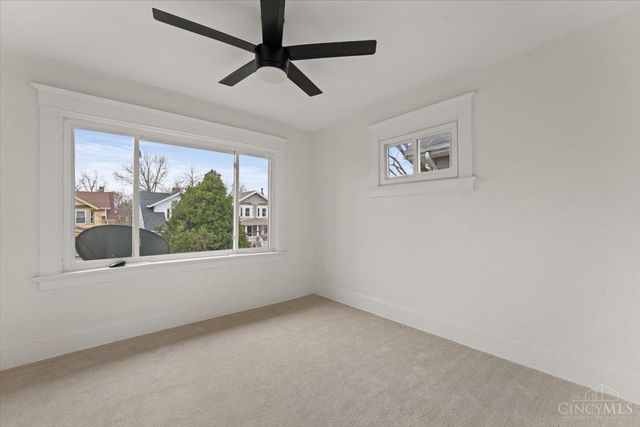 1942 Hewitt Avenue, Cincinnati, OH 45207