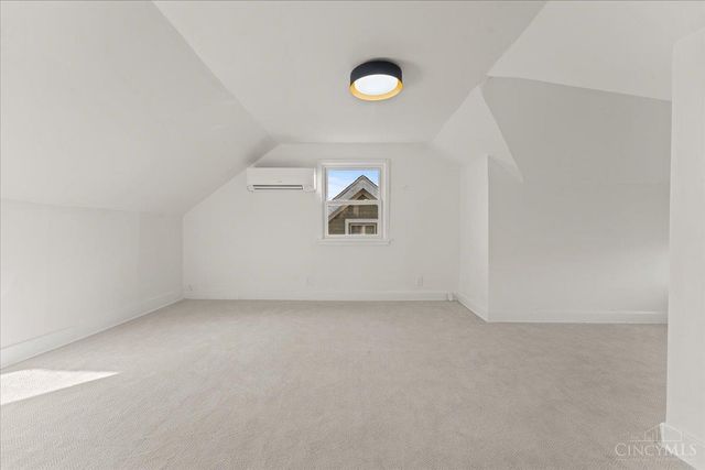 1942 Hewitt Avenue, Cincinnati, OH 45207