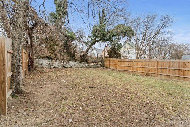 1942 Hewitt Avenue, Cincinnati, OH 45207