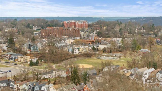 1942 Hewitt Avenue, Cincinnati, OH 45207