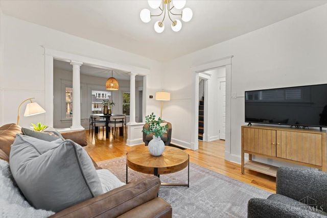 1942 Hewitt Avenue, Cincinnati, OH 45207