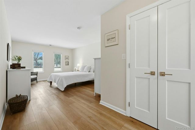 210 Elton Court W, Saint James, NY 11780