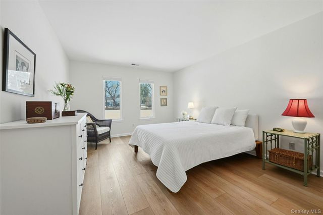 210 Elton Court W, Saint James, NY 11780