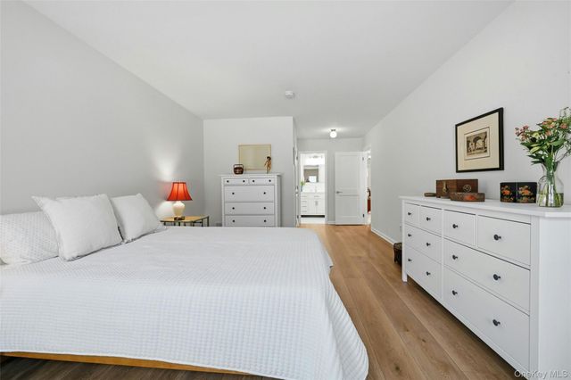 210 Elton Court W, Saint James, NY 11780