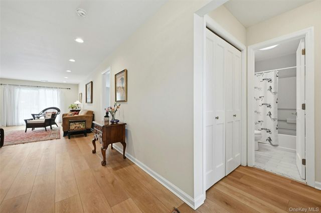 210 Elton Court W, Saint James, NY 11780