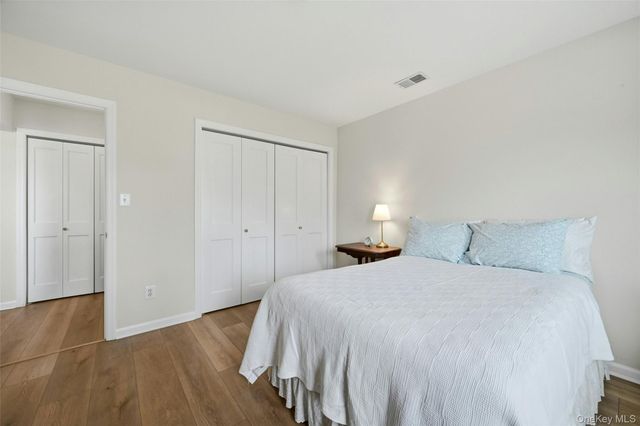 210 Elton Court W, Saint James, NY 11780