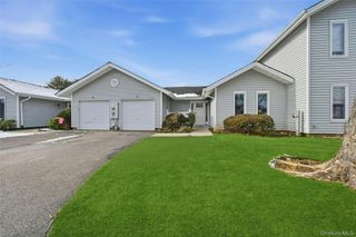 210 Elton Court W, Saint James, NY 11780