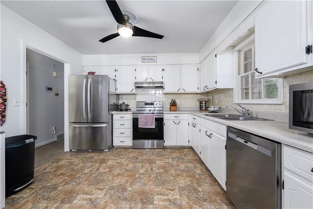 2400 S 16th Terrace, Leavenworth, KS 66048