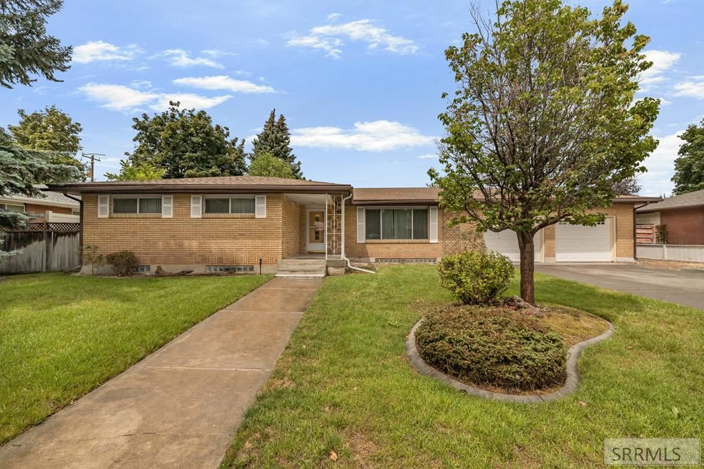 Image 1 of property listing at 921 Safstrom Drive, Idaho Falls, ID 83401