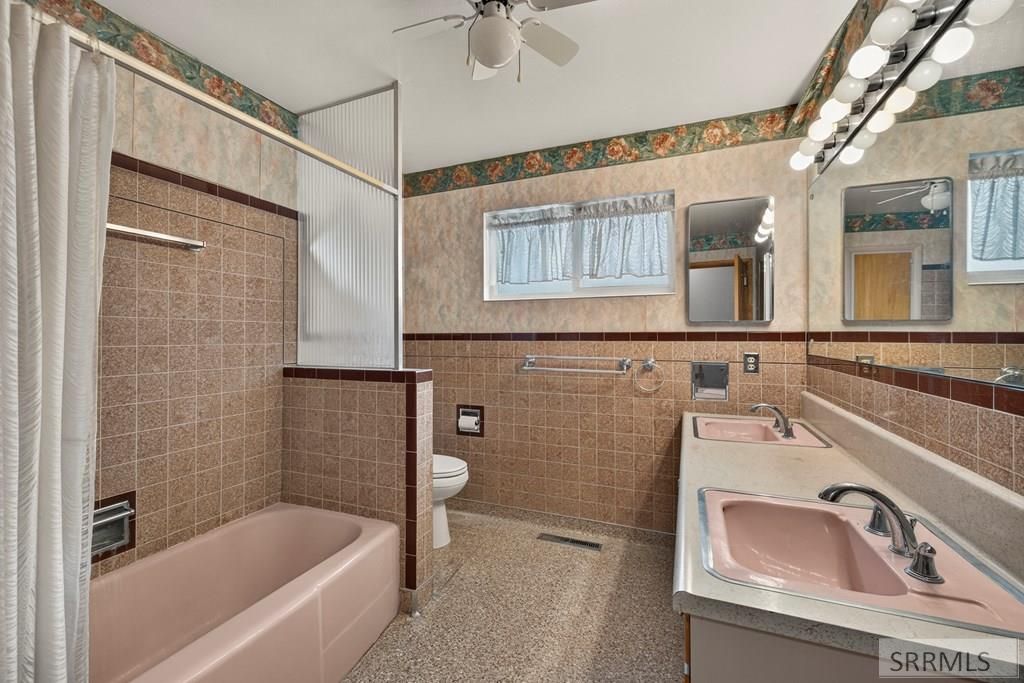 Image 27 of property listing at 921 Safstrom Drive, Idaho Falls, ID 83401