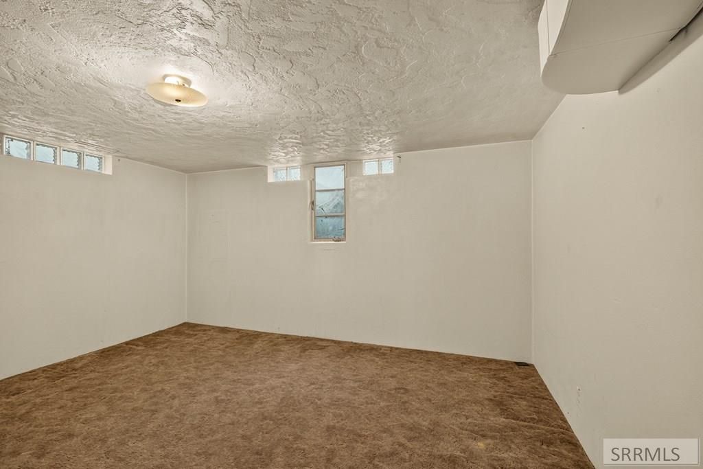 Image 35 of property listing at 921 Safstrom Drive, Idaho Falls, ID 83401