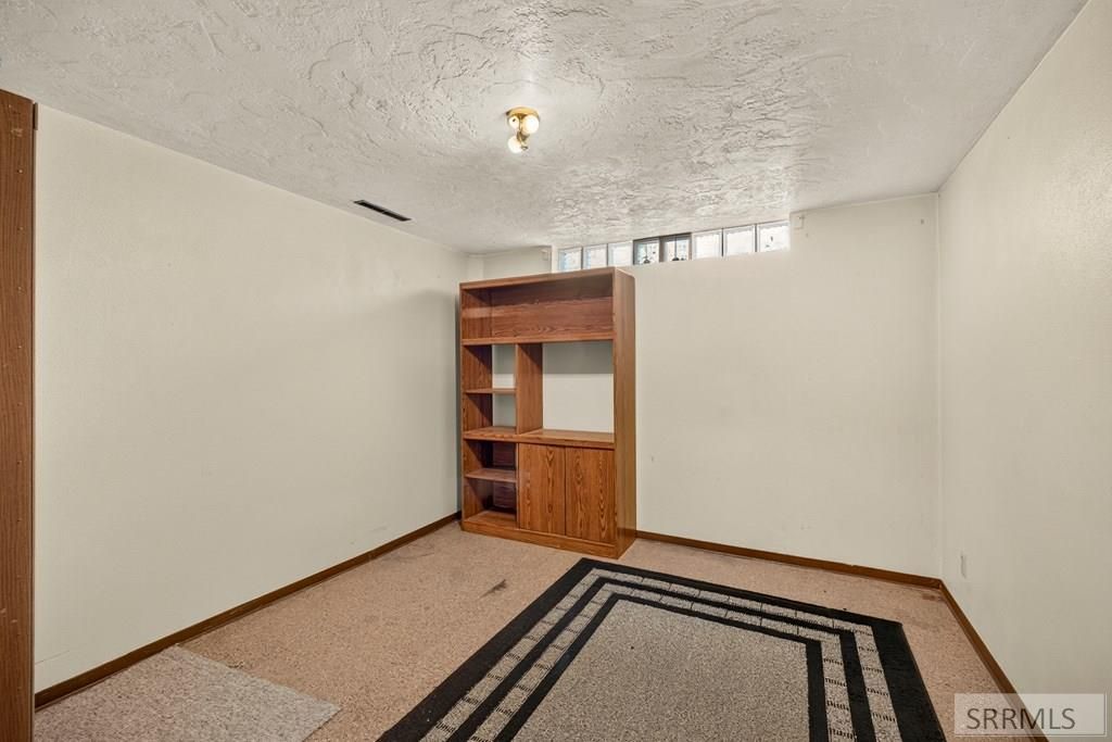 Image 43 of property listing at 921 Safstrom Drive, Idaho Falls, ID 83401