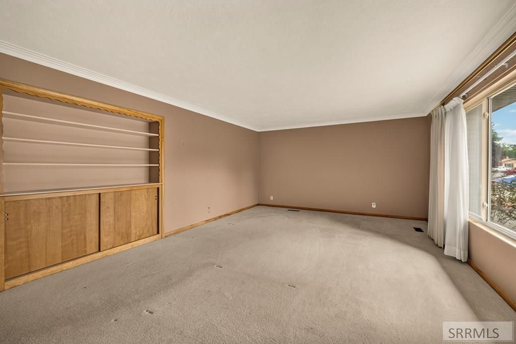 Image 5 of property listing at 921 Safstrom Drive, Idaho Falls, ID 83401