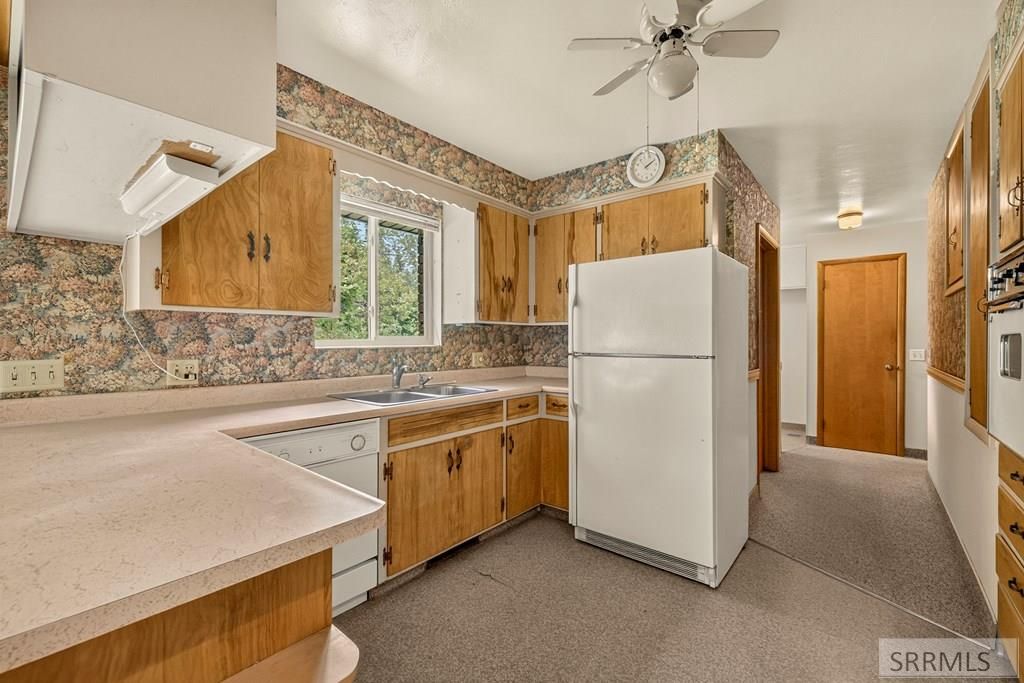 Image 8 of property listing at 921 Safstrom Drive, Idaho Falls, ID 83401