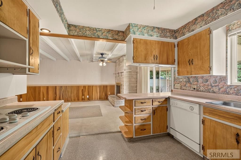 Image 9 of property listing at 921 Safstrom Drive, Idaho Falls, ID 83401