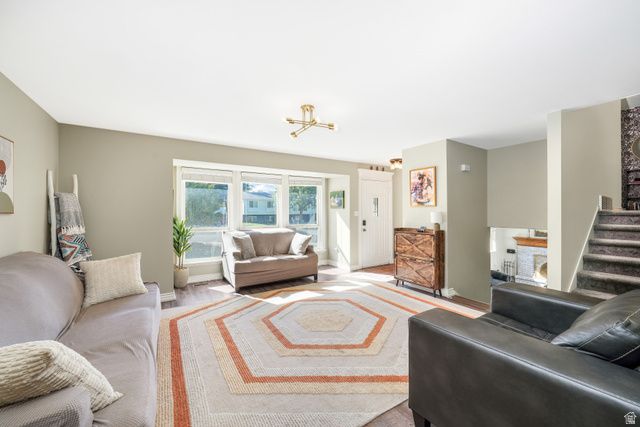 1085 E GROVE CREEK DR, Pleasant Grove, UT 84062