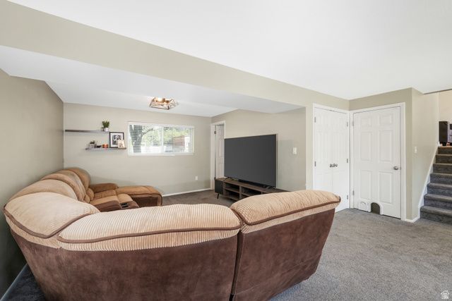 1085 E GROVE CREEK DR, Pleasant Grove, UT 84062