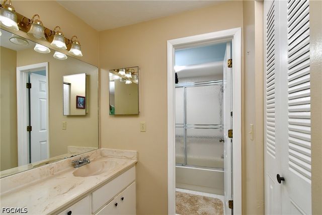 10572 Quincy CT, Lehigh Acres, FL 33936