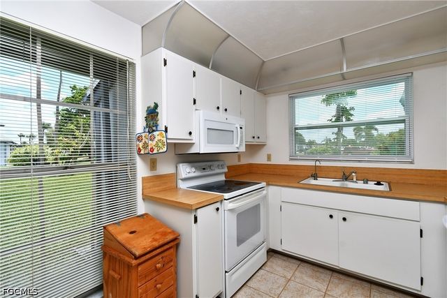 10572 Quincy CT, Lehigh Acres, FL 33936