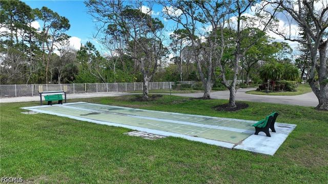 10572 Quincy CT, Lehigh Acres, FL 33936