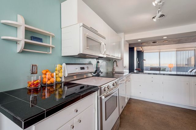 600 Alcalde Place SW 6A, Albuquerque, NM 87104