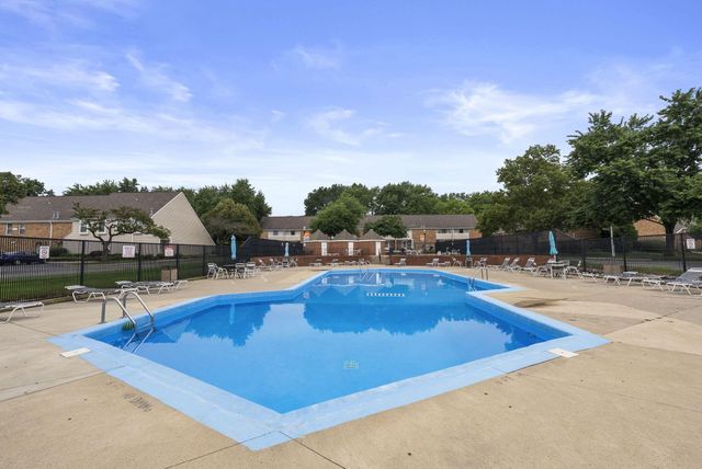 105 E Ticonderoga Drive, F, Westerville, OH 43081