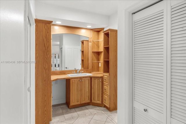 15507 NW 82nd Ct, Miami Lakes, FL 33016