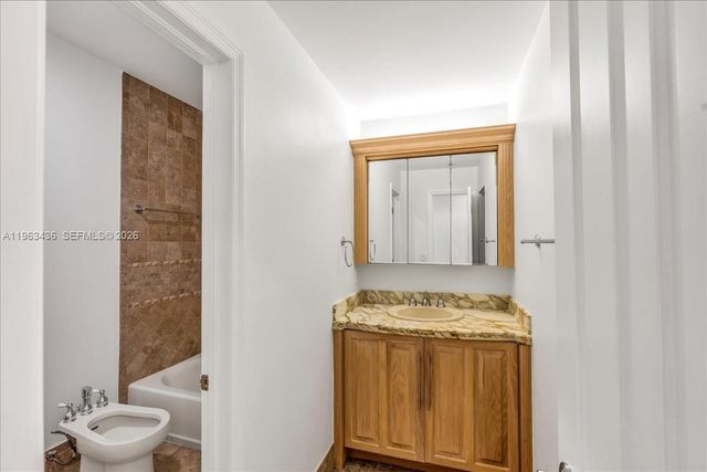 15507 NW 82nd Ct, Miami Lakes, FL 33016