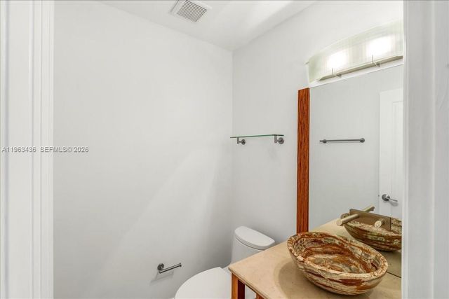 15507 NW 82nd Ct, Miami Lakes, FL 33016