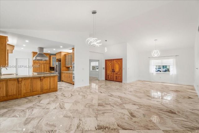 15507 NW 82nd Ct, Miami Lakes, FL 33016