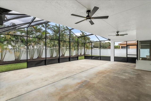 15507 NW 82nd Ct, Miami Lakes, FL 33016