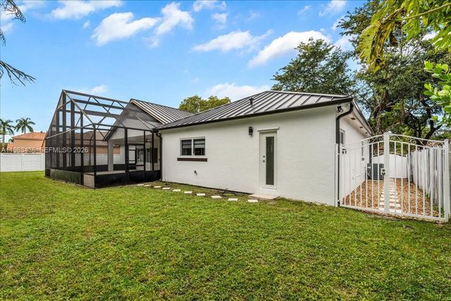 15507 NW 82nd Ct, Miami Lakes, FL 33016