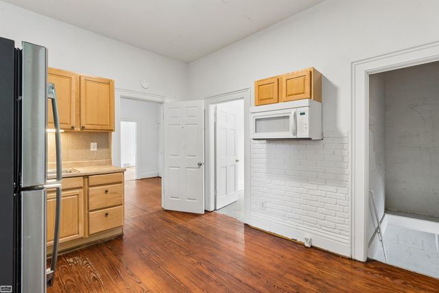82 Grand Avenue, Mt Clemens, MI 48043