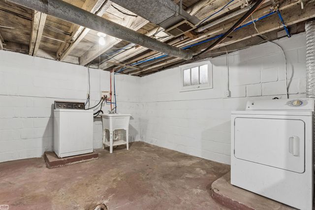 82 Grand Avenue, Mt Clemens, MI 48043