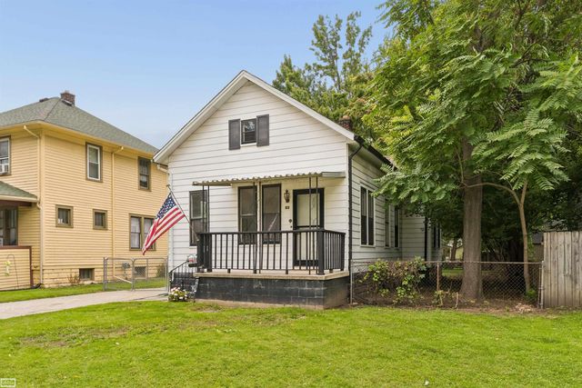 82 Grand Avenue, Mt Clemens, MI 48043