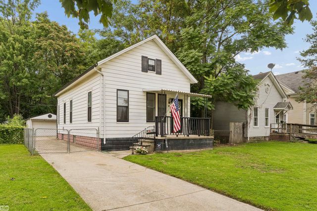 82 Grand Avenue, Mt Clemens, MI 48043