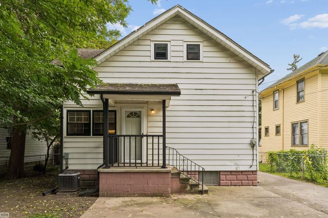 82 Grand Avenue, Mt Clemens, MI 48043
