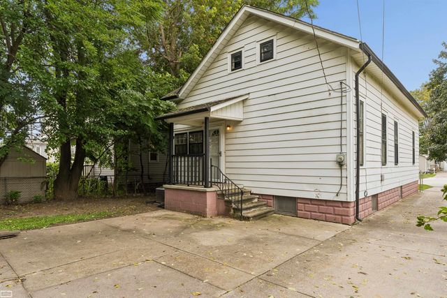 82 Grand Avenue, Mt Clemens, MI 48043