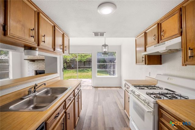 2402 Skylark Circle, Killeen, TX 76549