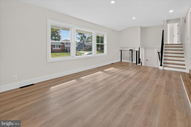 225 DRAKE RD, Cherry Hill, NJ 08034