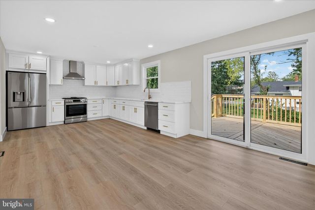 225 DRAKE RD, Cherry Hill, NJ 08034