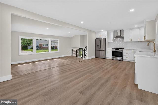 225 DRAKE RD, Cherry Hill, NJ 08034