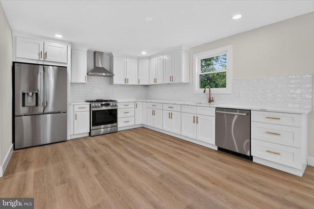 225 DRAKE RD, Cherry Hill, NJ 08034