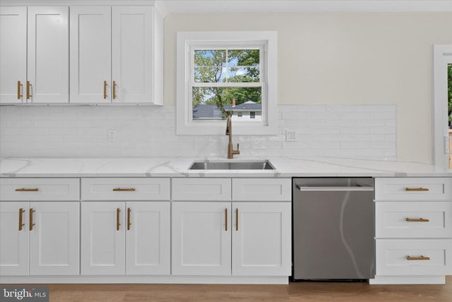 225 DRAKE RD, Cherry Hill, NJ 08034