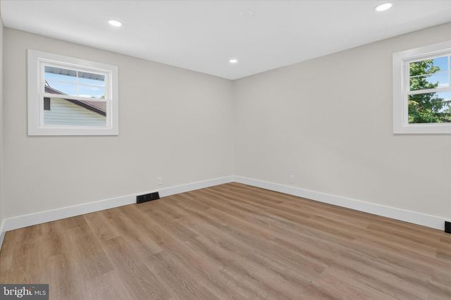 225 DRAKE RD, Cherry Hill, NJ 08034