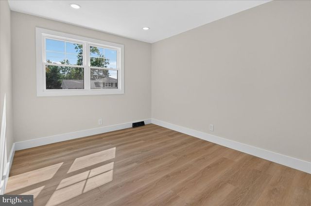 225 DRAKE RD, Cherry Hill, NJ 08034