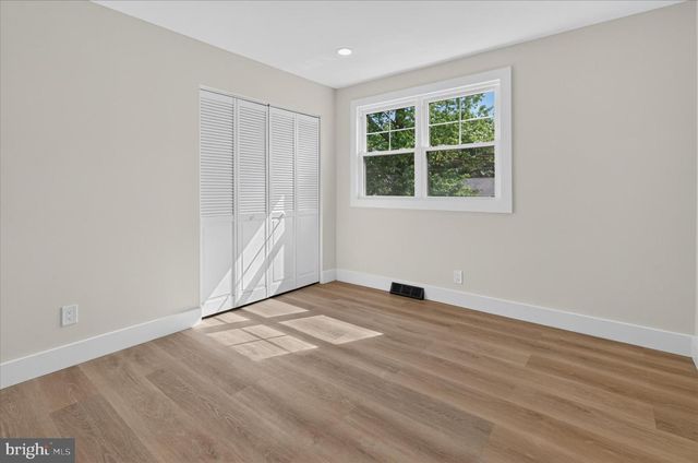 225 DRAKE RD, Cherry Hill, NJ 08034