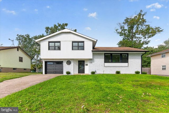 225 DRAKE RD, Cherry Hill, NJ 08034
