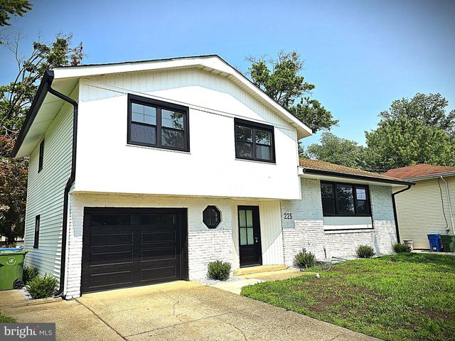 225 DRAKE RD, Cherry Hill, NJ 08034