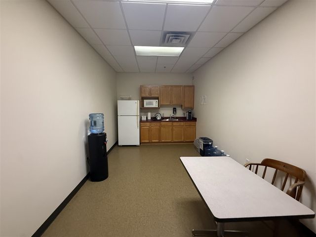 3401 Midlink Drive, Kalamazoo, MI 49048